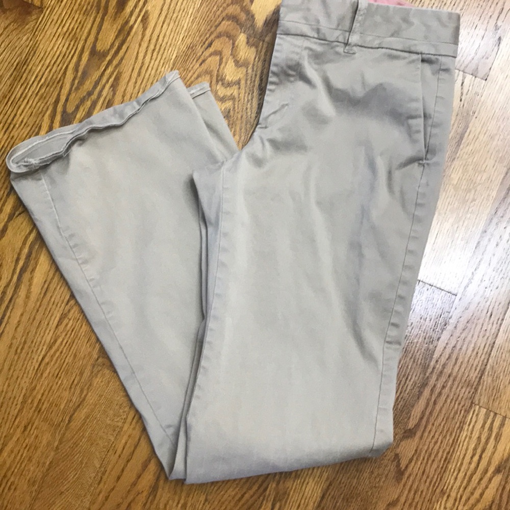 Kahki pants